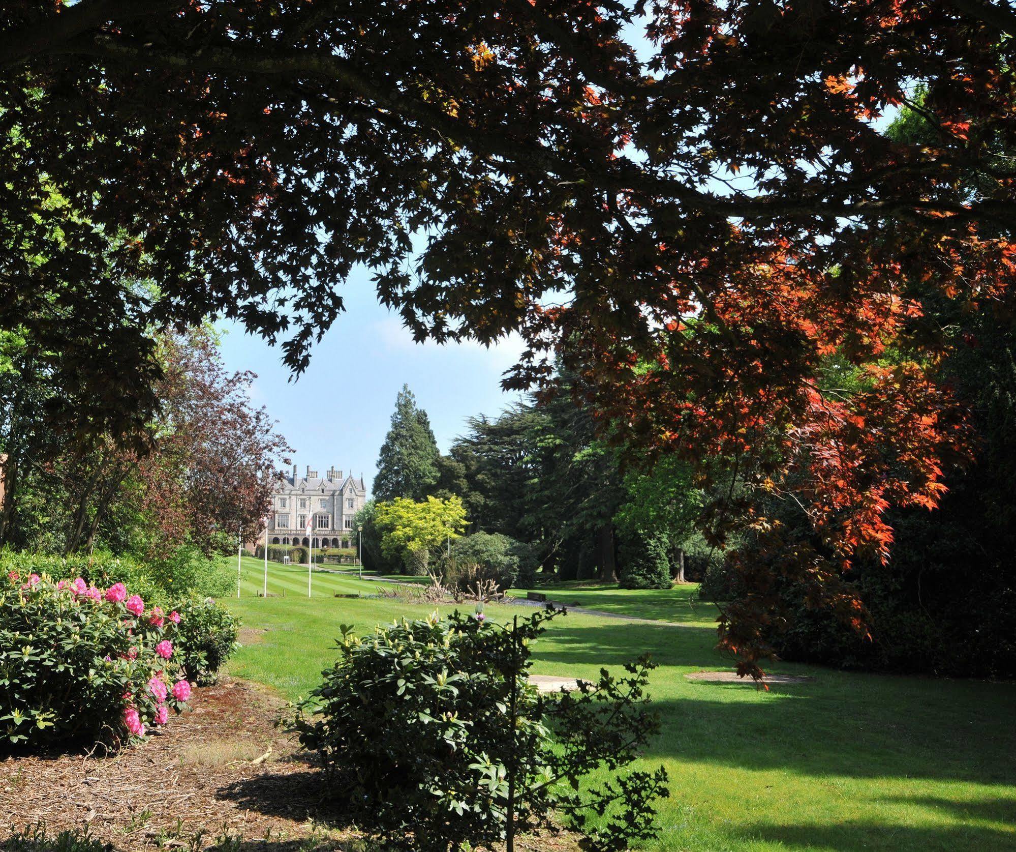 House & Gardens And National Sports Centre 3*